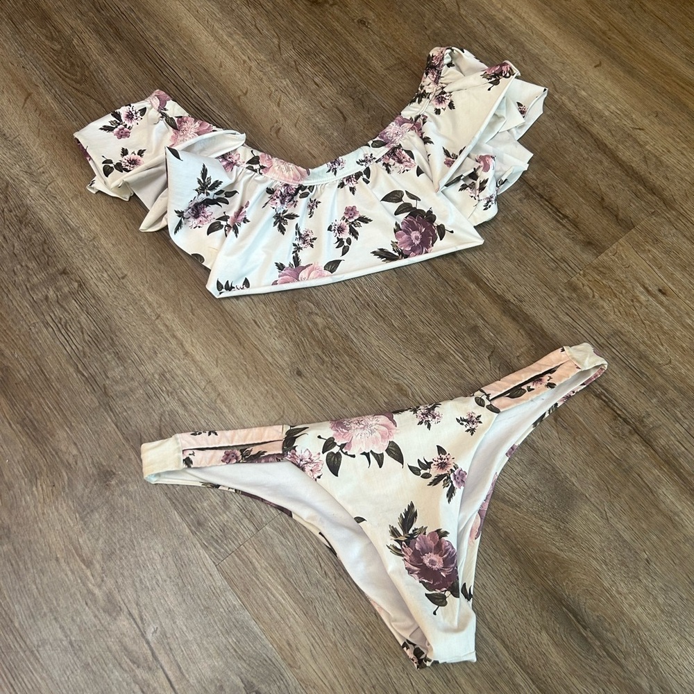 Agua by Agua Bendita Floral Ruffle Bikini Set